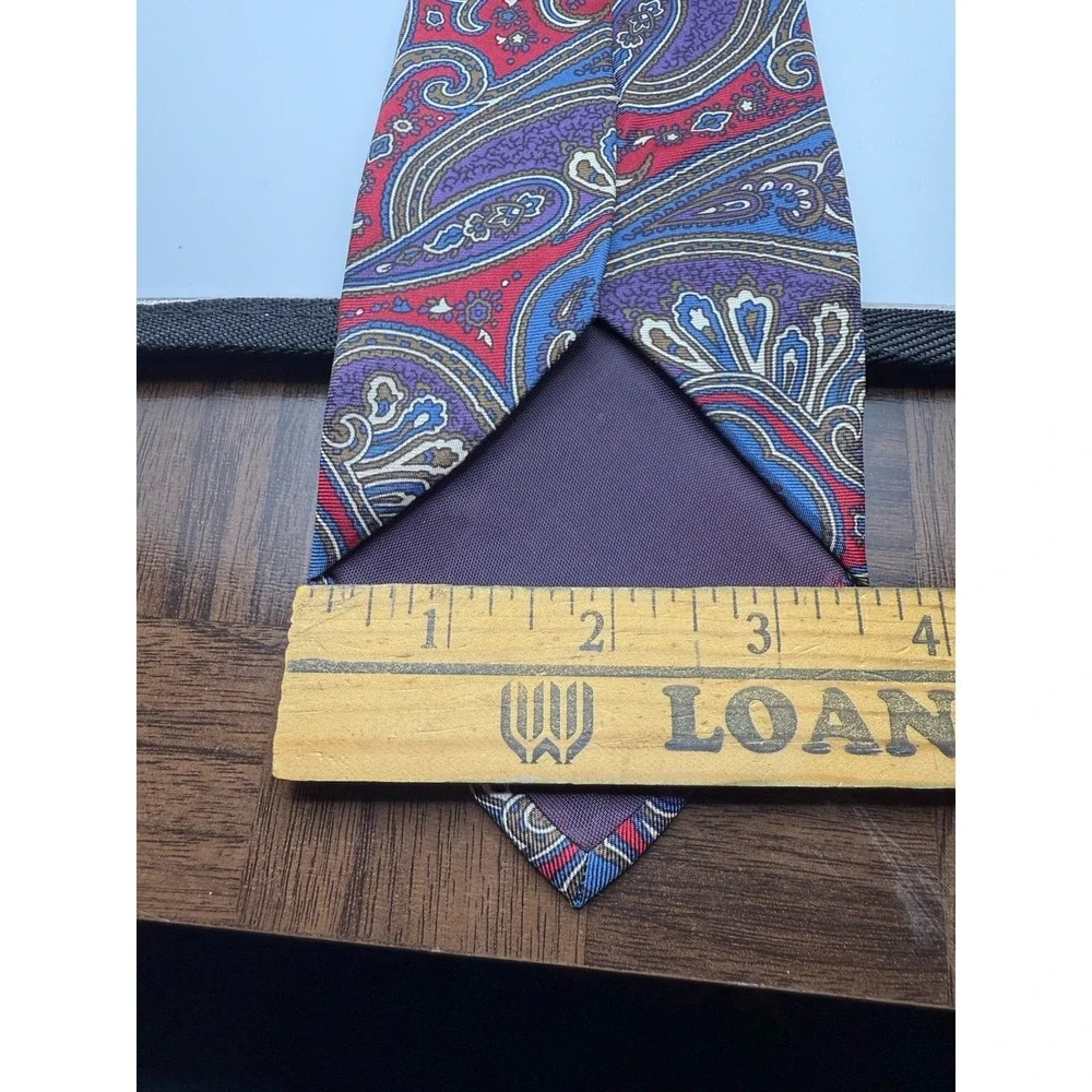 Vintage Van Heusen Classic Collection Paisley Silk‎ Tie USA Made Red Blue Wide